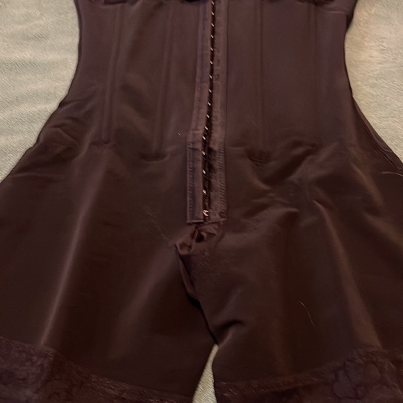 Curvy Faja Over the Bust Bodysuit - Picture 4 of 5